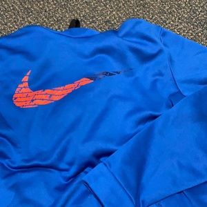 nike mens sweatshirt with front pocket